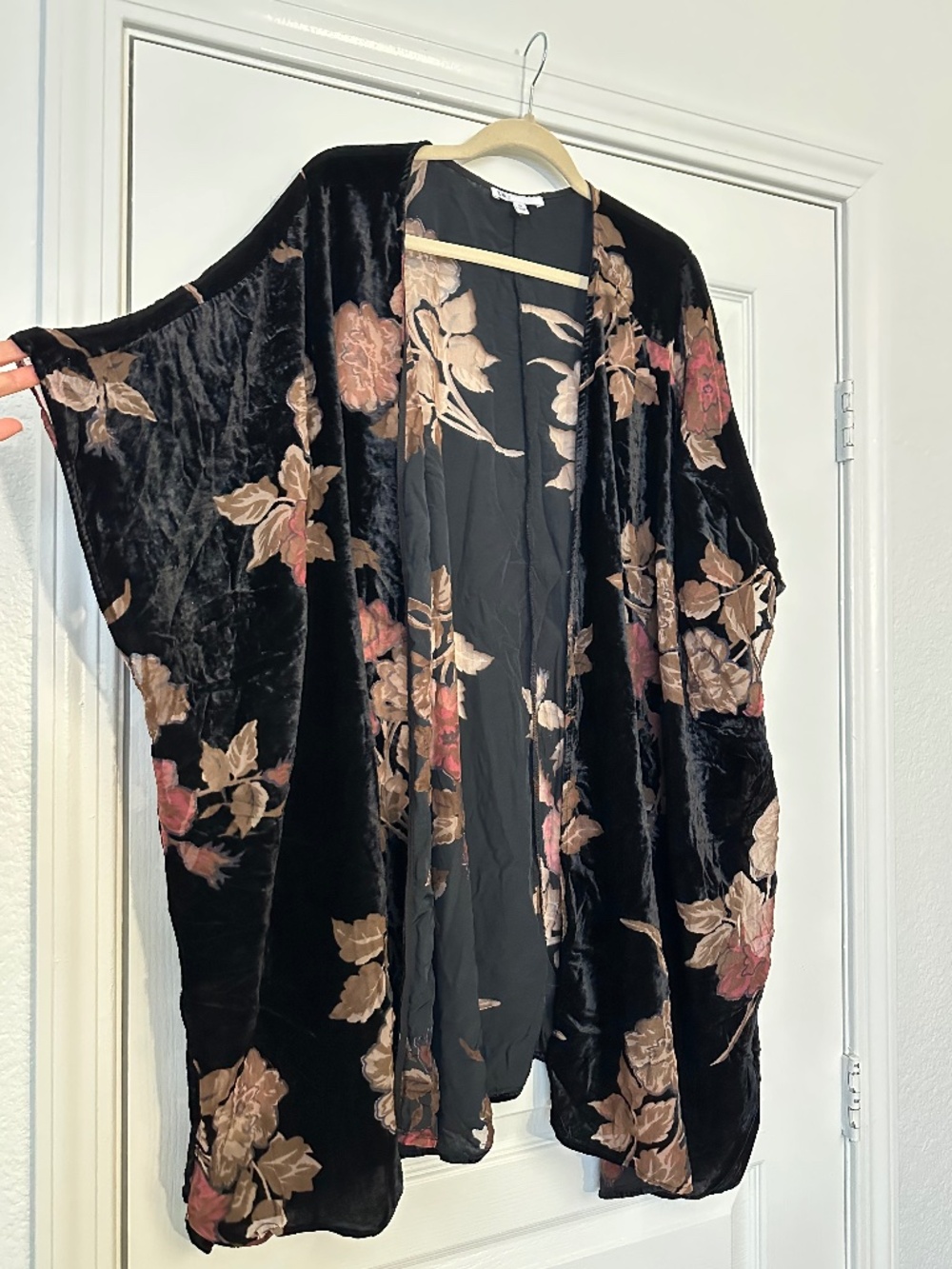DR2 Black Floral Velvet Burnout Kimono Cardigan size 2X - Picture 3 of 6
